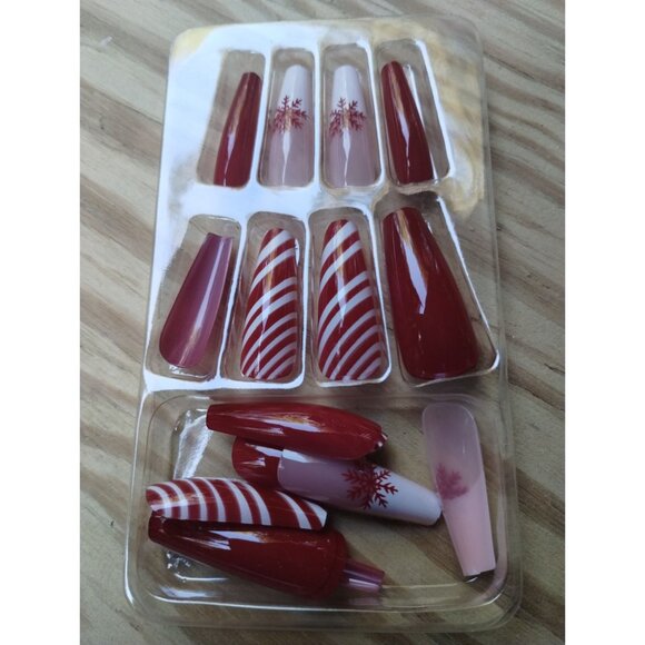 Press On Nails Full Coffin Long Red White Peppermint Striped Snowflake 24 - Picture 5 of 7